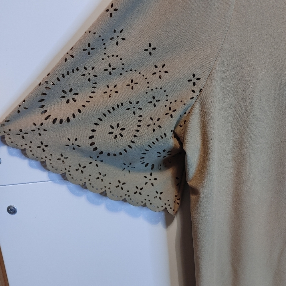 Boho Eyelet Tunic Top Medium Tan Scalloped Hem Soft Stretch Short Sleeve - Picture 9 of 9